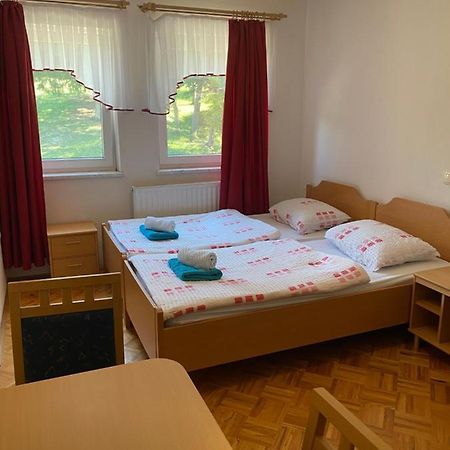 Kmetija Knavs Villa Nova Vas  Buitenkant foto